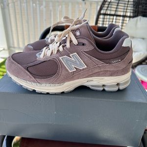 NEW BALANCE 2002R black fig